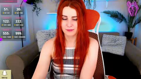 Snapshot of kiraxmoon chatting on 4, 2, 2025 kiraxmoon online show from 4, 2, 2025