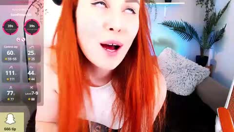 Snapshot of kiraxmoon chatting on 28, 2, 2025 kiraxmoon online show from 28, 2, 2025