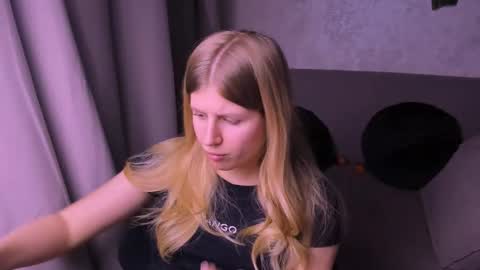 Snapshot of kirraa_ chatting on 1, 12, 2024 Kira online show from 1, 12, 2024