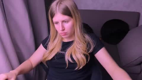 Snapshot of kirraa_ chatting on 2, 12, 2024 Kira online show from 2, 12, 2024