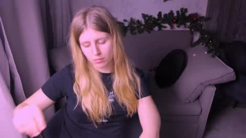 Snapshot of kirraa_ chatting on 12, 12, 2024 Kira online show from 12, 12, 2024