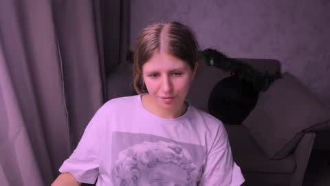 Snapshot of kirraa_ chatting on 5, 1, 2025 Kira online show from 5, 1, 2025