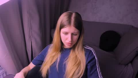 Snapshot of kirraa_ chatting on 9, 3, 2025 Kira online show from 9, 3, 2025