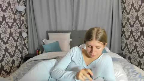 Snapshot of kirraa_ chatting on 7, 10, 2025 Kira online show from 7, 10, 2025