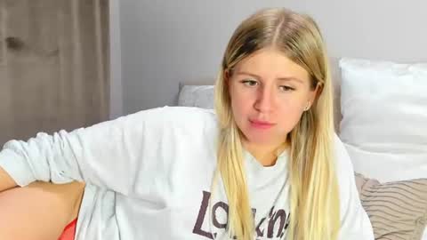 Snapshot of kirraa_ chatting on 27, 7, 2026 Kira online show from 27, 7, 2026