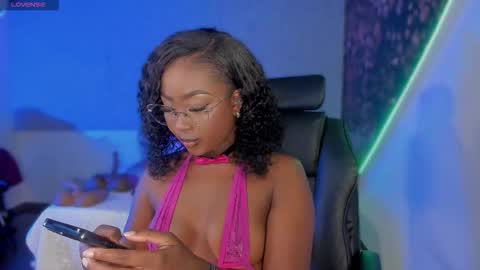 kishalove_ online show from 11, 9, 2025