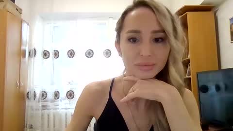 kissandbelle online show from 13, 11, 2025