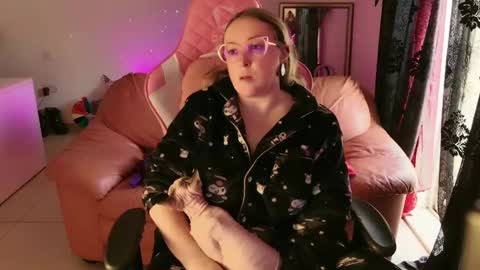 kissica online show from 8, 2, 2025