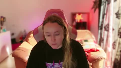 kissica online show from 8, 3, 2025