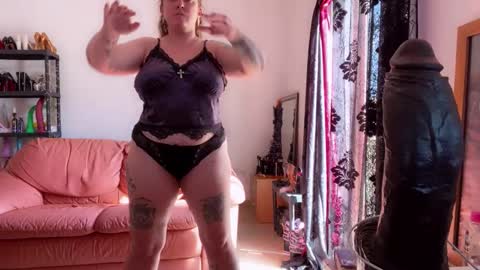 kissica online show from 4, 10, 2025