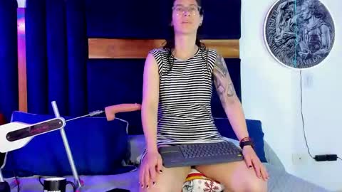 Kissing Company online show from 5, 5, 2026