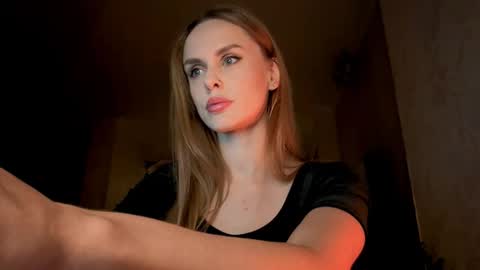 Snapshot of kissnova_ chatting on 27, 9, 2025 Emma online show from 27, 9, 2025