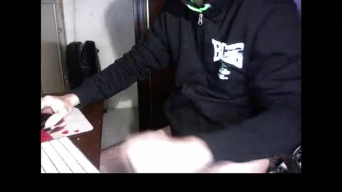 Snapshot of kissofbanned1983 chatting on 28, 11, 2025 kissofbanned1983 online show from 28, 11, 2025