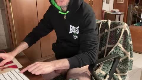 kissofbanned1983 online show from 8, 2, 2026