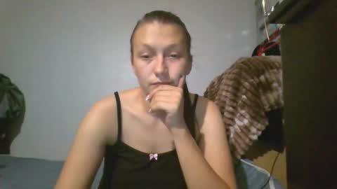 Snapshot of kiti_kitiss chatting on 11, 10, 2025 kiti_kitiss online show from 11, 10, 2025