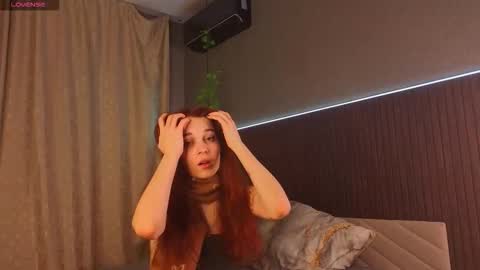 Snapshot of kitsun_ne chatting on 17, 11, 2025 The sexy fox Kitsune online show from 17, 11, 2025