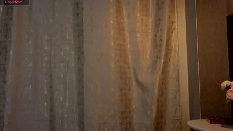 Snapshot of kitsun_ne chatting on 19, 11, 2025 The sexy fox Kitsune online show from 19, 11, 2025