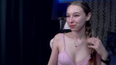 kitsuneyX online show from 8, 4, 2026