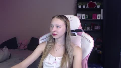 Snapshot of kitsuneyx chatting on 11, 7, 2026 kitsuneyX online show from 11, 7, 2026