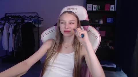 Snapshot of kitsuneyx chatting on 14, 7, 2026 kitsuneyX online show from 14, 7, 2026