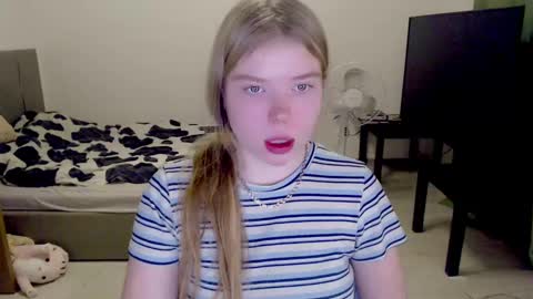 Snapshot of kitten_jenny01 chatting on 14, 12, 2024 Jennyblonde and Emmabrunette online show from 14, 12, 2024