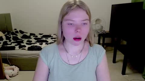 Snapshot of kitten_jenny01 chatting on 16, 12, 2024 Jennyblonde and Emmabrunette online show from 16, 12, 2024