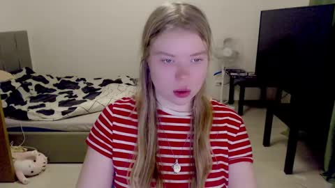 Snapshot of kitten_jenny01 chatting on 28, 12, 2024 Jennyblonde and Emmabrunette online show from 28, 12, 2024