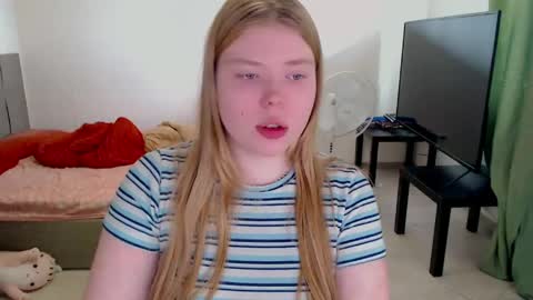 Jennyblonde and Emmabrunette online show from 9, 5, 2026