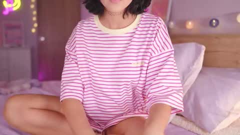 Snapshot of kittenmoon_ chatting on 16, 12, 2025 online show from 16, 12, 2025