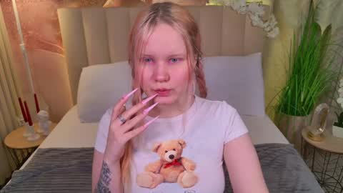 kittenxoann online show from 10, 4, 2026