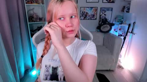 kittenxoann online show from 25, 4, 2026
