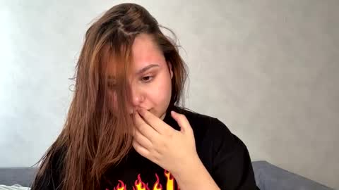 Ellaiza online show from 23, 4, 2026