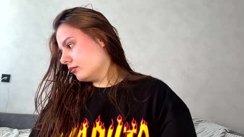 Ellaiza online show from 25, 4, 2026