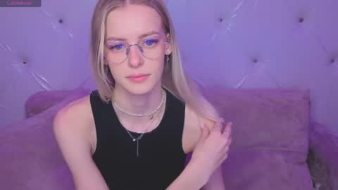 Snapshot of kitty__like18 chatting on 17, 5, 2026 Kitty online show from 17, 5, 2026