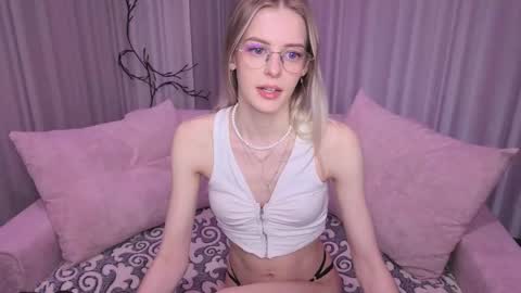 Snapshot of kitty__like18 chatting on 4, 6, 2026 Kitty online show from 4, 6, 2026