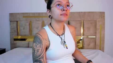 Snapshot of kitty_ravee chatting on 18, 9, 2025 Kitty Rave online show from 18, 9, 2025