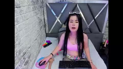 Snapshot of kitty_small69 chatting on 28, 4, 2026 kitty_small69 online show from 28, 4, 2026