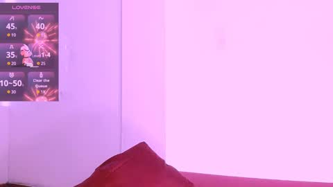 kitty_smoll online show from 7, 10, 2025