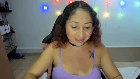 Snapshot of kitty_violet_ chatting on 13, 12, 2024 violet online show from 13, 12, 2024