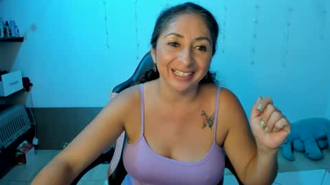 Snapshot of kitty_violet_ chatting on 22, 12, 2024 violet online show from 22, 12, 2024