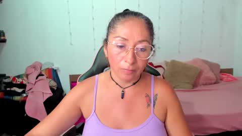 Snapshot of kitty_violet_ chatting on 28, 1, 2025 violet online show from 28, 1, 2025