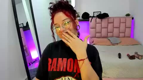 Snapshot of kittycute_cg chatting on 10, 1, 2025 Jenn online show from 10, 1, 2025