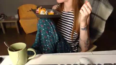 Snapshot of kittylovemoon chatting on 29, 4, 2026 KittyloveMoon online show from 29, 4, 2026