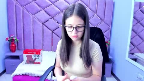 Snapshot of kittypinky01 chatting on 21, 5, 2026 Sarah online show from 21, 5, 2026