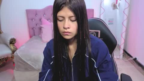 Snapshot of kittystar_tay chatting on 29, 9, 2025 Kitty online show from 29, 9, 2025