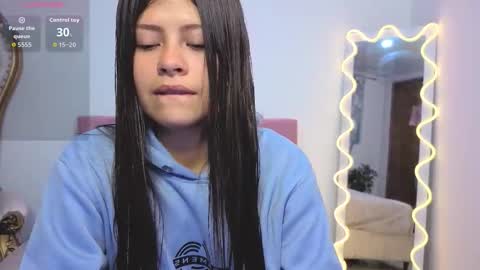 Snapshot of kittystar_tay chatting on 8, 10, 2025 Kitty online show from 8, 10, 2025