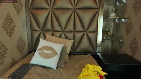 Snapshot of kittyvelvet_ chatting on 7, 3, 2025 kittyvelvet_ online show from 7, 3, 2025