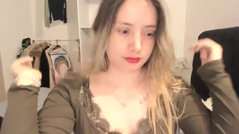 kittywantslove23 online show from 14, 10, 2025