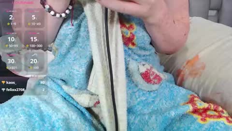 kittywhiteass online show from 7, 10, 2025