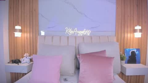 Snapshot of kity_angelss chatting on 13, 6, 2026 Angel Independent Model online show from 13, 6, 2026